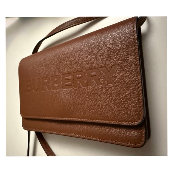 Burberry Hampshire Leather Shoulder Bag - Picture 2 of 10